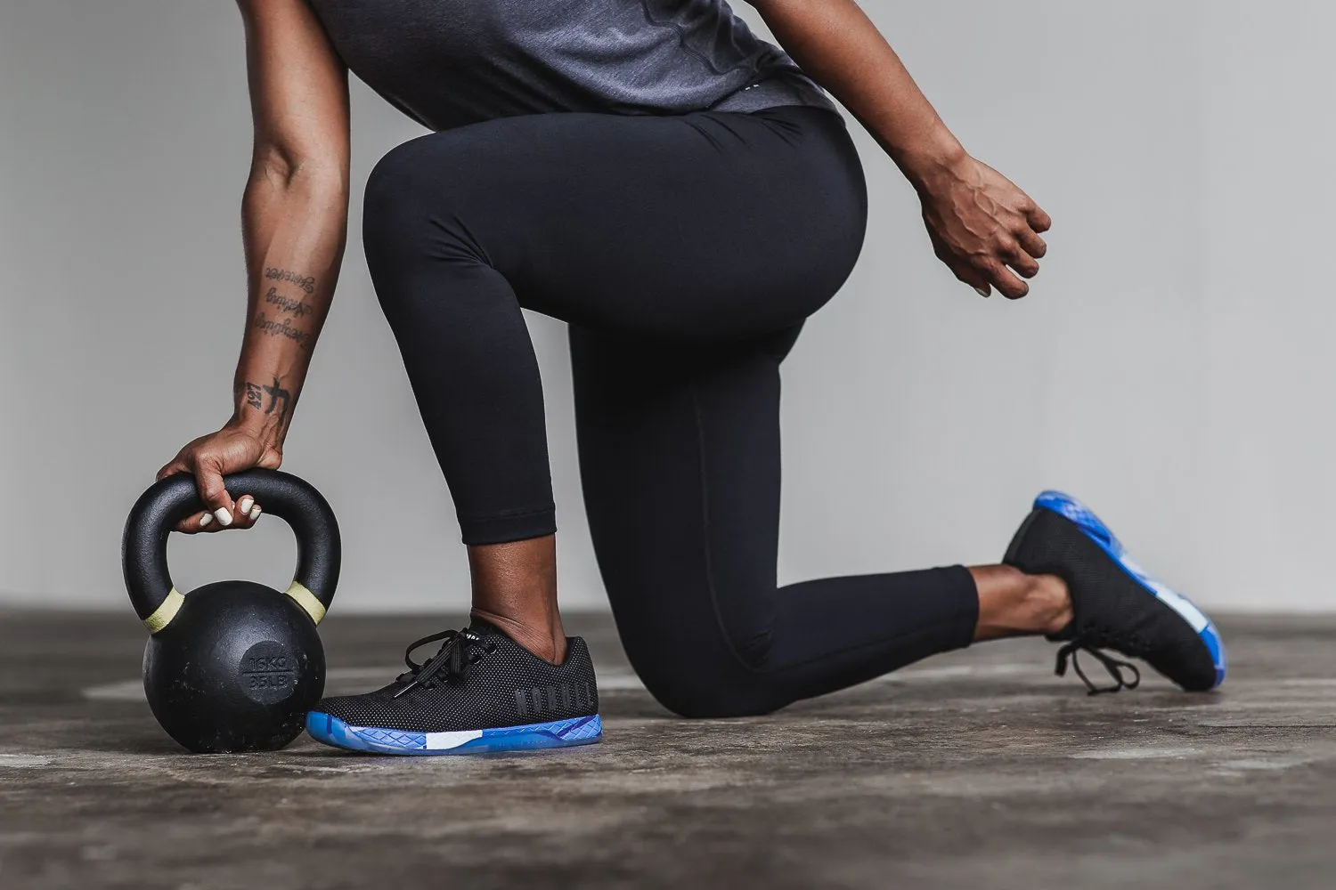 BLACK LIGHTNING TRAINER (WOMEN'S)