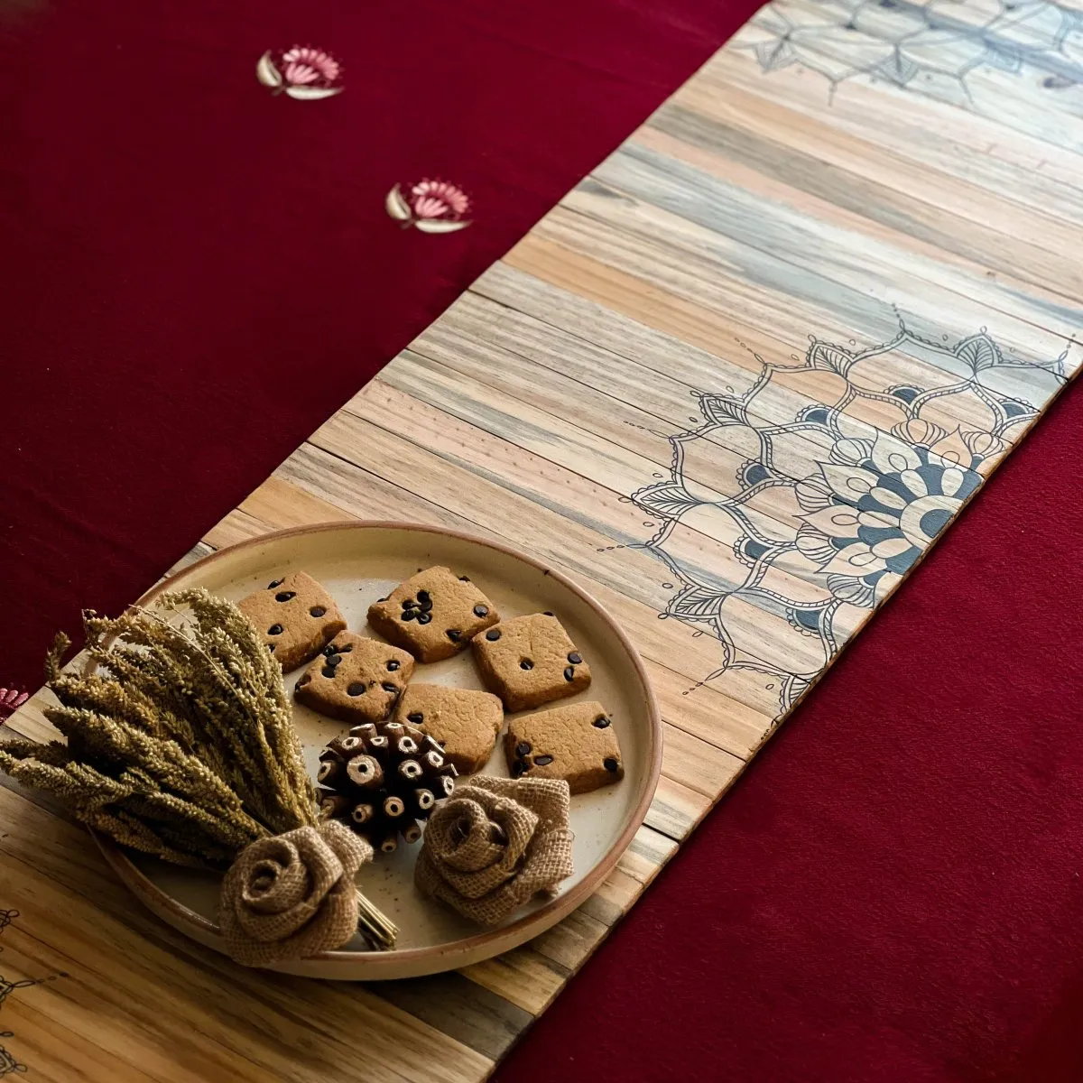 Mandala Wooden Table Runner | Foldable |Heat-Resistant
